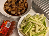 Wok de pollo y calabacín