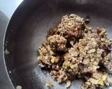 A picture of step 4 of Semolina Gulkand laddu.