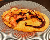 Foto del paso 4 de la receta: Pulpo a la brasa, ajo crujiente y puré de patatas al pimentón (picante 🌶 y sin lactosa 😉)