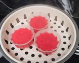 Foto langkah ke 3 dari resep Bolu kukus lowcarbo merah putih.