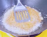 Foto langkah ke 3 dari resep Telur dadar krispi keju.