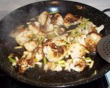 Foto del paso 8 de la receta: Paella de coliflor y ajos tiernos