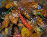 Gambar langkah 7 resipi Ikan Sardin Masak Sambal dengan Ubi Kentang.