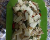 Foto langkah ke 6 dari resep Tumis jamur putih telor.