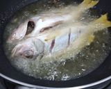 Foto langkah ke 1 dari resep Ikan Ekor Kuning Balado 2 Cabe.
