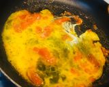 Foto del paso 3 de la receta: Huevos con Tomates de mi huerta 🍅