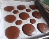Foto langkah ke 7 dari resep Macaroon Kacang Coklat/Makaron tanpa tepung almond.