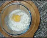 A picture of step 3 of Egg paratha.