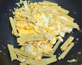 รูปขั้นตอนการทำที่ 3 ของ หน่อไม้ผัดไข่