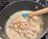 A picture of step 4 of Chicken Alfredo.