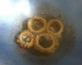 Foto langkah ke 5 dari resep Onion Ring krispi.