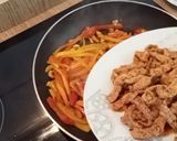 Foto del paso 6 de la receta: Lomo salteado con verduras y quinoa/ al estilo peruano
