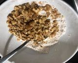 Foto del paso 2 de la receta Bizcocho integral con nueces en lekue en 5 minutos