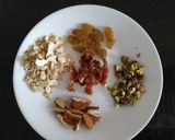 A picture of step 1 of "Mawa Sevai Kheer".