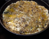 Foto del paso 4 de la receta: Tortilla de camagrocs con cebolla