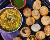 A picture of step 9 of Live Ragda Pani Puri 😋🤗.