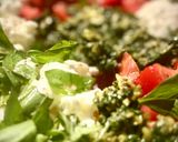 Une image de l'étape 4 de Tomates Mozzarella et Pesto.