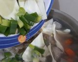 Foto langkah ke 6 dari resep Sop Tulang Ayam.
