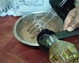 2 टायर किट कैट गेम्स चॉकलेट केक रेसिपी चरण 3 फोटो
