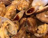 A picture of step 4 of Clams with Basil and Rice Wine.