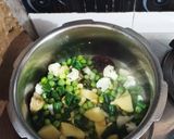 A picture of step 3 of Undhiyu.