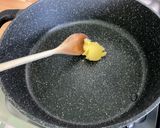 Une image de l'étape 11 de Poulet mariné aux carottes, champignons, épices et coriandre.