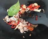 Foto langkah ke 3 dari resep Tumis Pare Cumi Asin.