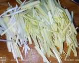 Foto del paso 2 de la receta: Tortilla de calabacín 🥚🥚🍀🍀