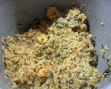 Foto del paso 5 de la receta: Arroz con langostinos al ajillo. Olla GM