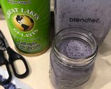 Foto del paso 2 de la receta: Batido de Colageno-espinacas -banana-blueberries