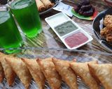 A picture of step 6 of Chicken cheese samose.