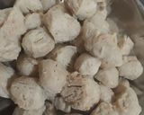 A picture of step 1 of Soya Chunks Pulao.