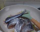 Foto langkah ke 3 dari resep Parede Ikan Tenggiri Kuah Kuning.