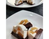 Foto langkah ke 3 dari resep Puding Buah Lapis Coklat.