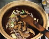 Foto langkah ke 2 dari resep Korean Kimchi Soup in Pot.