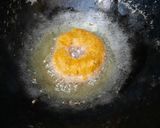 A picture of step 5 of Beef donuts.