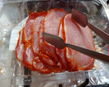 Foto del paso 2 de la receta: Llom adobat amb ceba i amb salsa vi blanc. Lomo adobado en salsa de vino blanco
