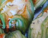 Foto del passaggio 3 della ricetta Fiori di zucchine al forno, ripiene con ricotta e prosciutto