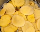 Foto langkah ke 1 dari resep Potato au gratin.