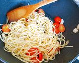 รูปขั้นตอนการทำที่ 5 ของ Salmon garlic honey lemon spaghetti