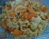 Foto langkah ke 5 dari resep Bakmi goreng tanpa kecap untuk anak.