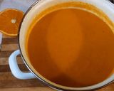 Narancsos sárgarépa leves recept fázis 2 fotója