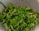 Foto langkah ke 2 dari resep Oseng Kangkung.