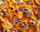 Foto langkah ke 4 dari resep Mushroom Cheese Pizza.