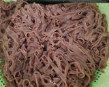 Hình bước làm 1 của món Mì chũ lứt với nạm bò hầm