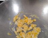 Foto langkah ke 1 dari resep Nasi Goreng Daun Jeruk.