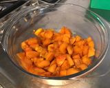 Une image de l'étape 1 de Compote abricots rhubarbe.