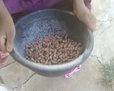 A picture of step 4 of Peanut burger.