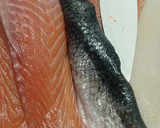 Foto del paso 2 de la receta: Lomitos de salmón y portobello