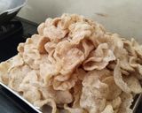 Foto langkah ke 7 dari resep Krupuk kepala dan kulit udang.